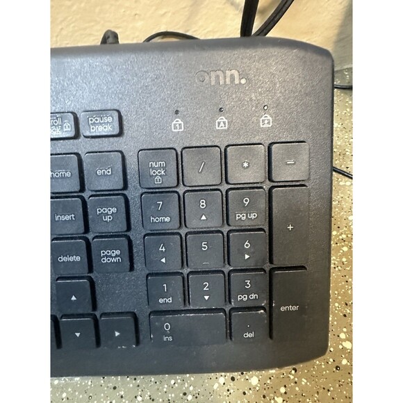 Surf Onn USB Wired Full-size Computer Keyboard, 104-Keys, 5 ft cord - Picture 3 of 4